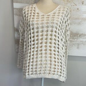 Hollow out crochet v-neck top